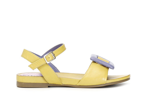 SANDALO IN PELLE CON FIBBIA FASCIATA IMBOTTITA