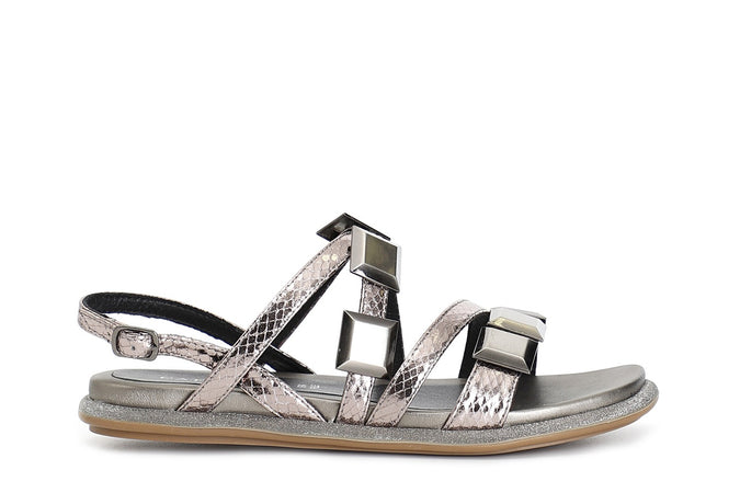 SANDALO ASIMMETRICO CON ACCESSORI IN METALLO