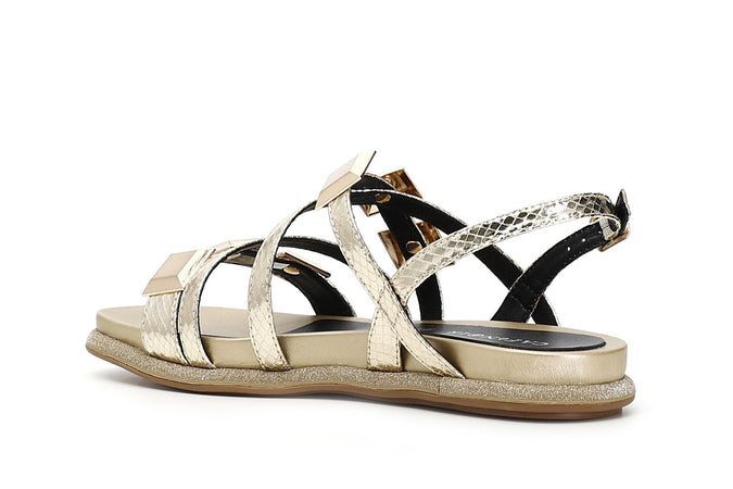SANDALO ASIMMETRICO CON ACCESSORI IN METALLO