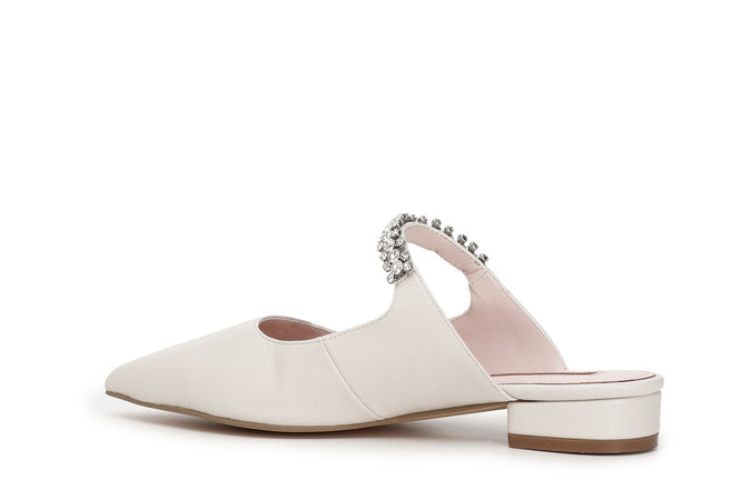 BALLERINA IN PELLE APERTO DIETRO CON GIOIELLO