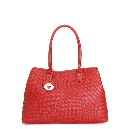 SHOPPING CON INTRECCIO E ACCESSORIO PENDENTE