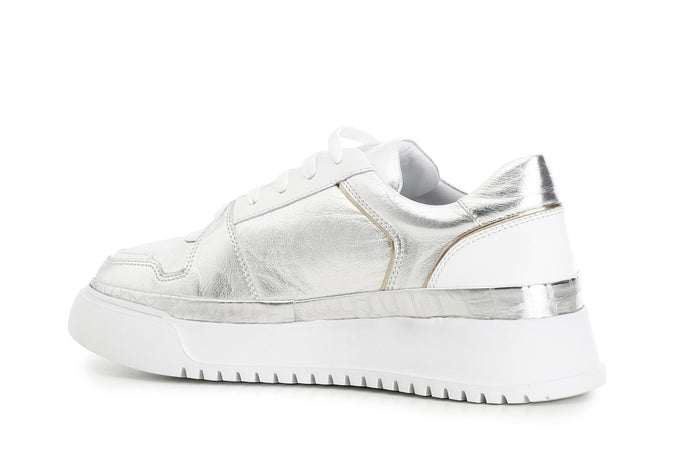 SNEAKERS IN PELLE METALLIZZATA CON LOGOIN RILIEVO