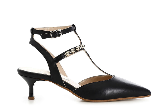 SCARPE IN PELLE CON LACCIO ALLA CAVIGLIA E ACCESSORIO