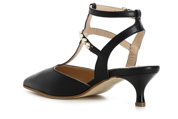 SCARPE IN PELLE CON LACCIO ALLA CAVIGLIA E ACCESSORIO