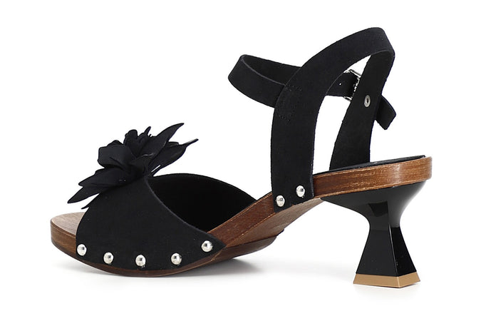 SANDALO IN PELLE SCAMOSCIATA CON FIORE