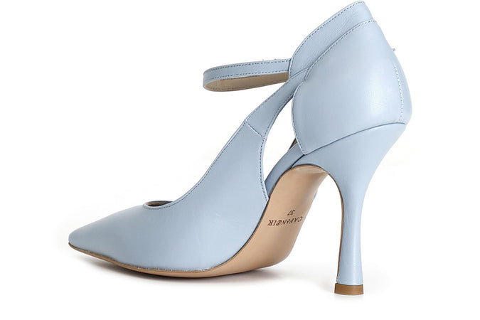 SCARPA IN PELLE CON LACCIO ALLA CAVIGLIA T90