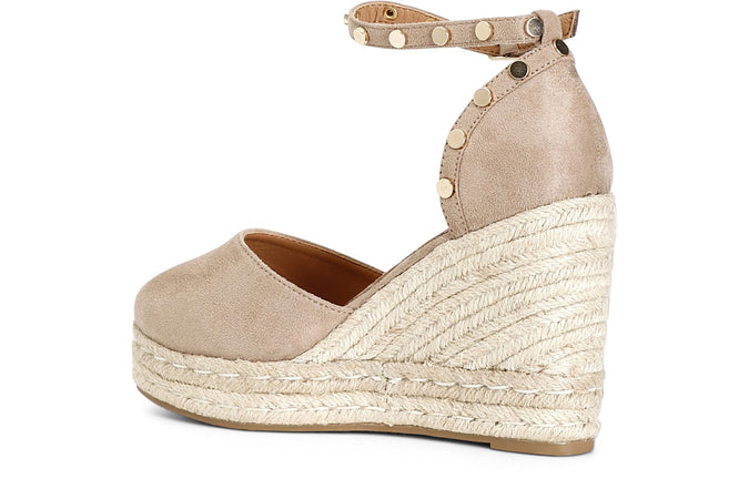 SANDALI IN TESSUTO CON BORCHIE SU ZEPPACORDA