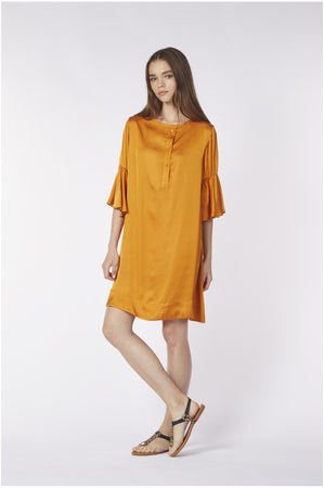 ABITO CON BALZA ALLE MANICHE