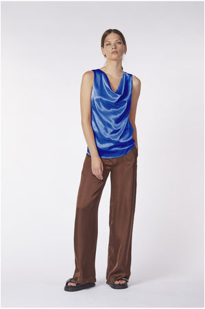 TOP CON SCOLLO DRAPPEGGIATO