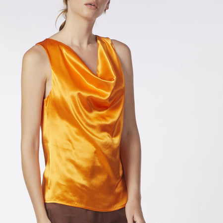 TOP CON SCOLLO DRAPPEGGIATO