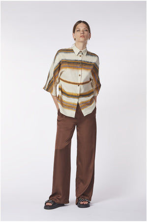 CAMICIA STAMPATA CON CULISSE DIETRO