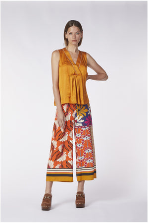 BLUSA SMANICATA CON RICAMO ALLO SCOLLO