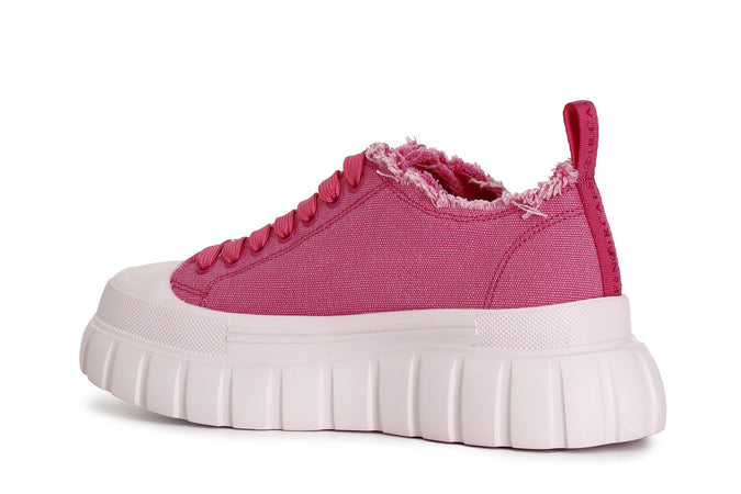 SNEAKER ALLACCIATA CON FRANGE AI BORDI E PATCH STRASS