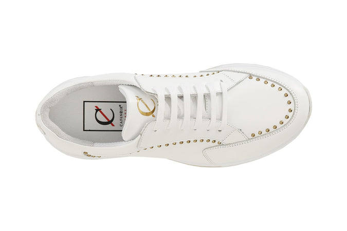 SNEAKERS IN PELLE CON BORCHIE