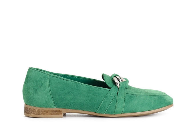 MOCASSINO IN PELLE SCAMOSCIATA CON MORSETTO CATENA