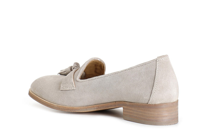 PANTOFOLA IN PELLE SCAMOSCIATA CON NAPPINE