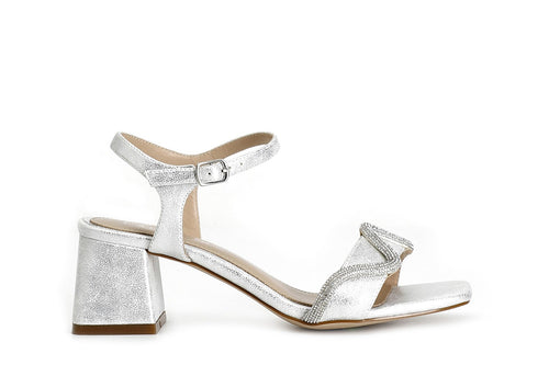 SANDALO EFFETTO LAMINATO CON DETTAGLIO STRASS DAVANTI