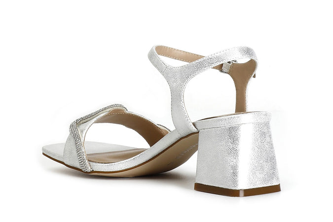 SANDALO EFFETTO LAMINATO CON DETTAGLIO STRASS DAVANTI