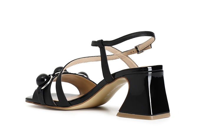 SANDALO CON FASCIA E ACCESSORIO TRE SFERE IN NAPPA