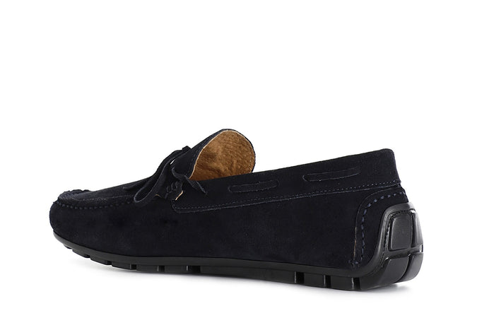 MOCASSINO IN PELLE SCAMOSCIATA E FIOCCO