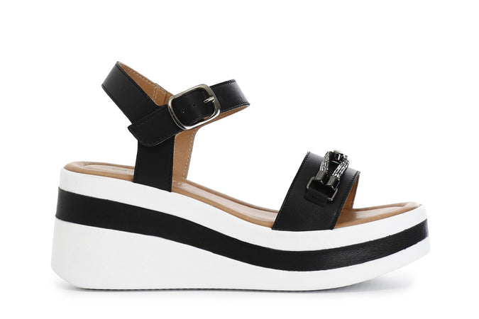 SANDALO IN NAPPA CON ACCESSORIO STRASS