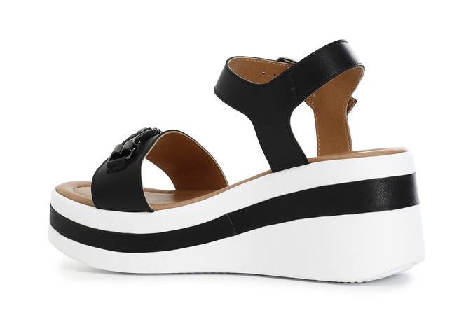 SANDALO IN NAPPA CON ACCESSORIO STRASS