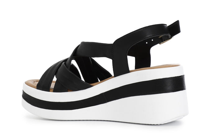 SANDALO IN NAPPA CON INCROCIO