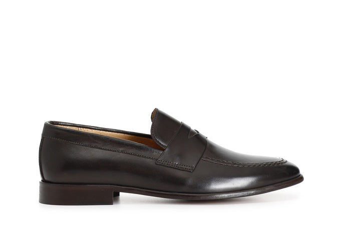 MOCASSINO IN PELLE CON SUOLA CUOIO