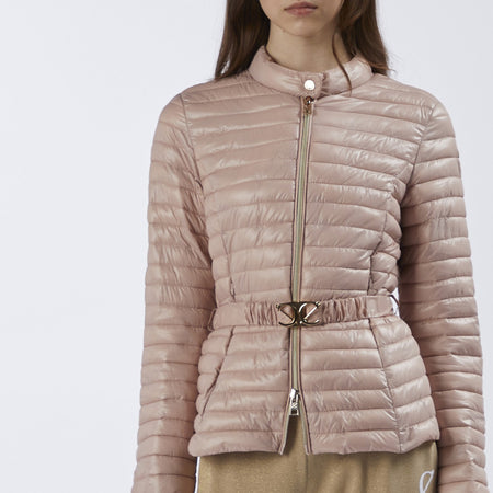 PIUMINO CON CINTURA ELASTICA E FIBBIA LOGATA