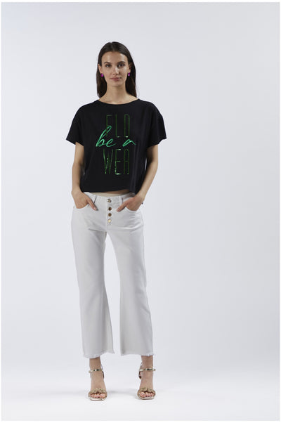 T SHIRT CROPPED A MANICHE CORTE BE A FLOWER