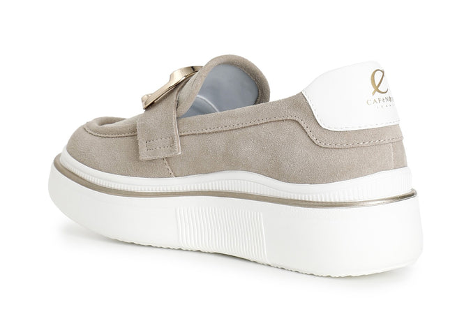 MOCASSINO IN PELLE SCAMOSCIATA ACCESSORIO SMALTATO