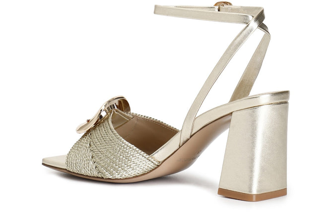 SANDALO CON ALLACCIATURA ALLA SCHIAVA ERICAMO A CORDONCINO