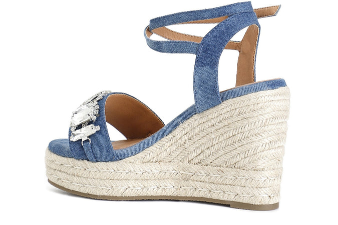 SANDALO IN CANVAS CON APPLICAZIONI SULLA TOMAIA