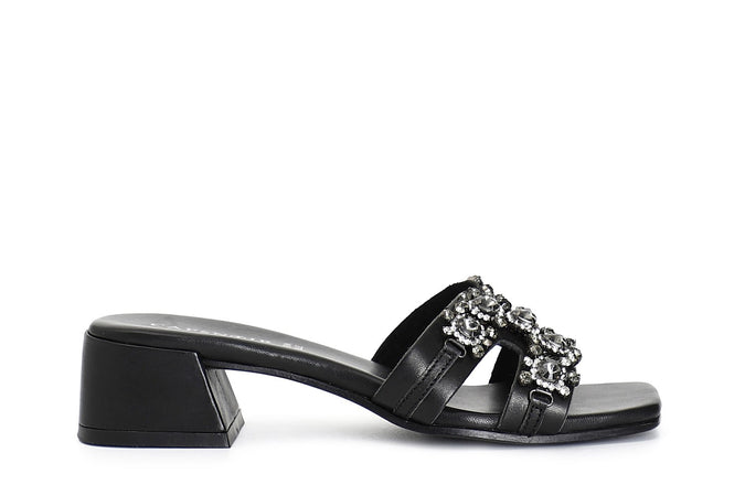 CIABATTA IN PELLE CON ACCESSORIO GIOIELLO