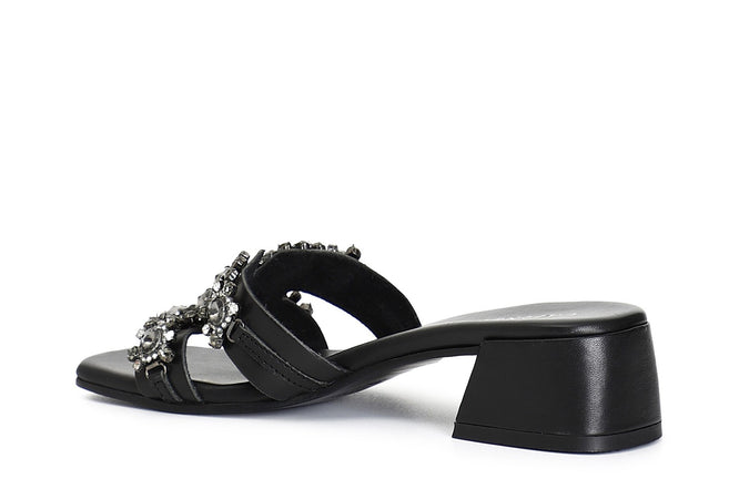 CIABATTA IN PELLE CON ACCESSORIO GIOIELLO