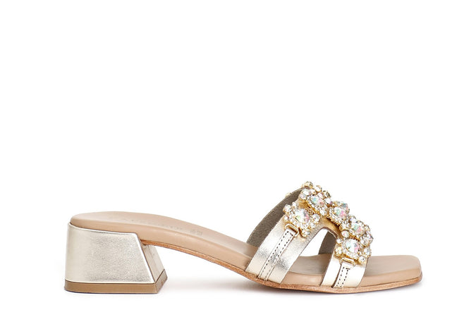 CIABATTA IN PELLE CON ACCESSORIO GIOIELLO