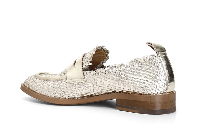 MOCASSINO IN PELLE CON INTRECCIO