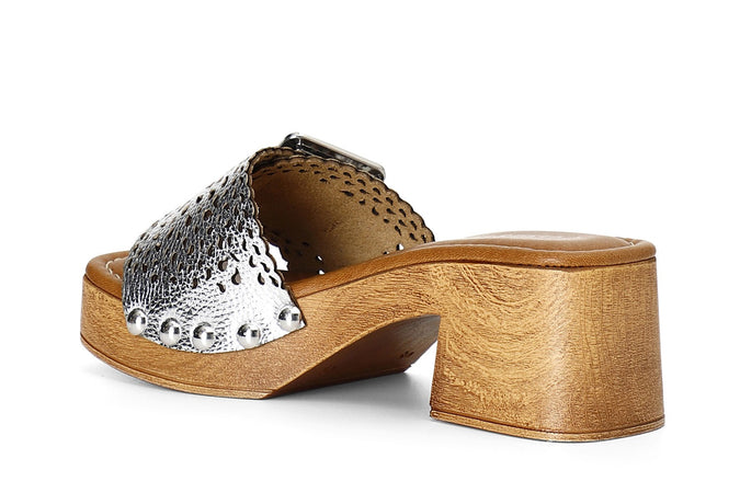 CIABATTA CON TOMAIA TRAFORATA