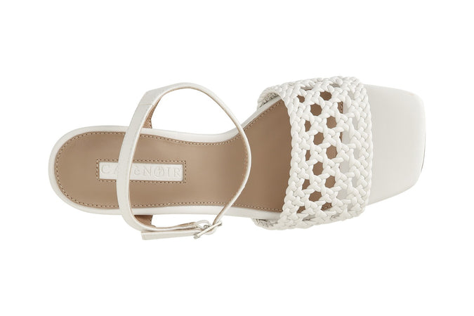 SANDALO CON TOMAIA TRAFORATA