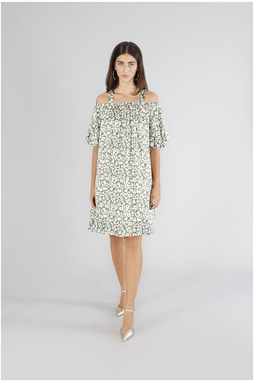 ABITO CON SCOLLATURA A BARCA IN SATIN