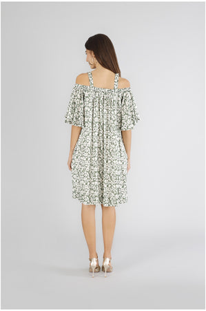 ABITO CON SCOLLATURA A BARCA IN SATIN