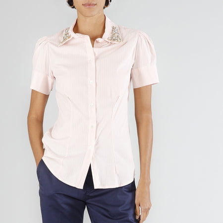 CAMICIA RIGATA CON APPLICAZIONE GIOIELLO