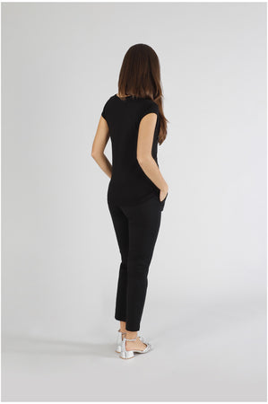 T SHIRT SCOLLO A V CON LOGO