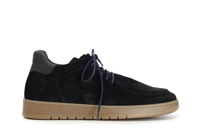SCARPA IN PELLE SCAMOSCIATA ALLACCIATA CON VASCHETTA