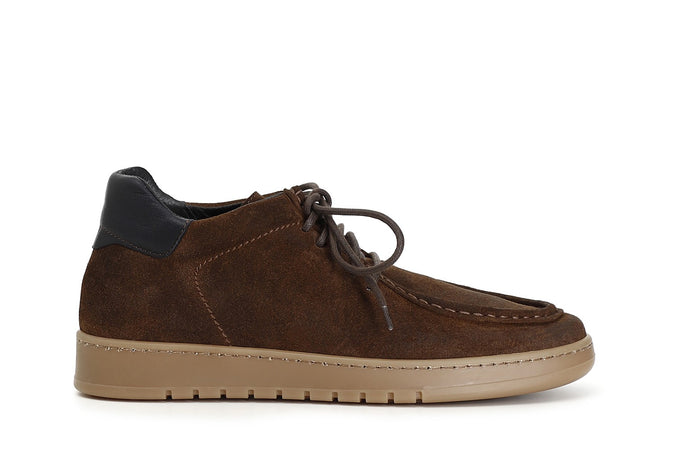 SCARPA IN PELLE SCAMOSCIATA ALLACCIATA CON VASCHETTA