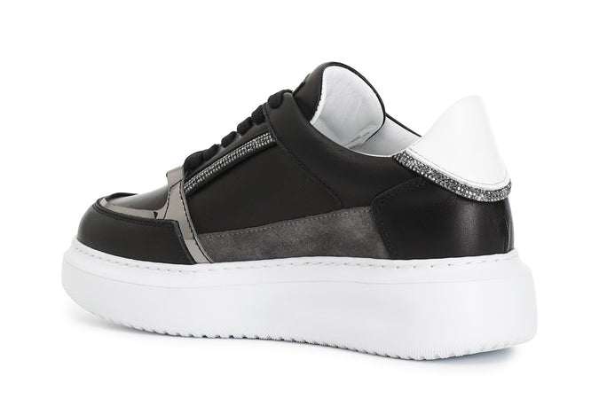SNEAKERS IN PELLE CON DETTAGLIO STRASS