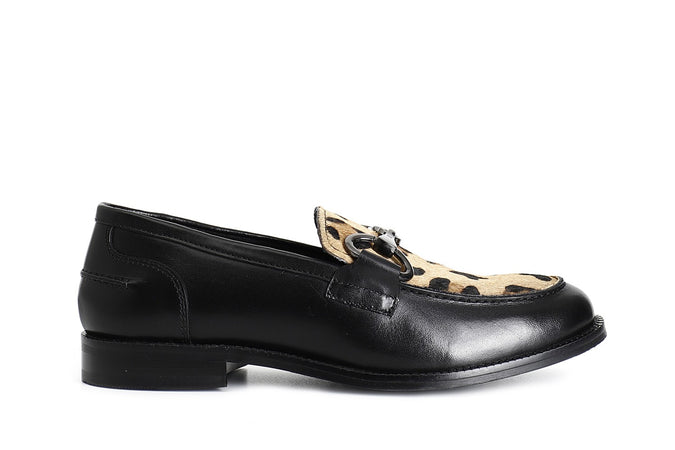 MOCASSINO IN PELLE E CAVLLINO CON MORSETTO