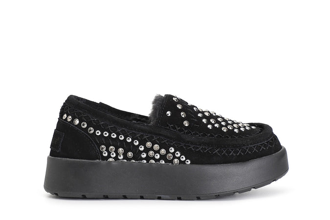 MOCASSINO IN PELLE SCAMOSCIATA CON STRASS BORCHIE E INFILATURE