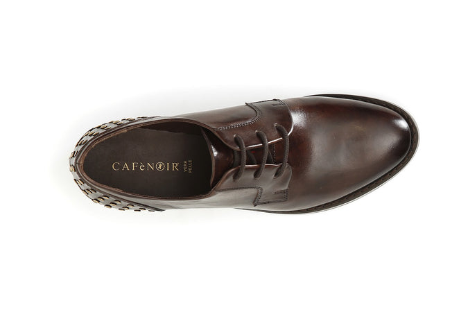 SCARPA ALLACCIATA IN PELLE CON BORCHIE