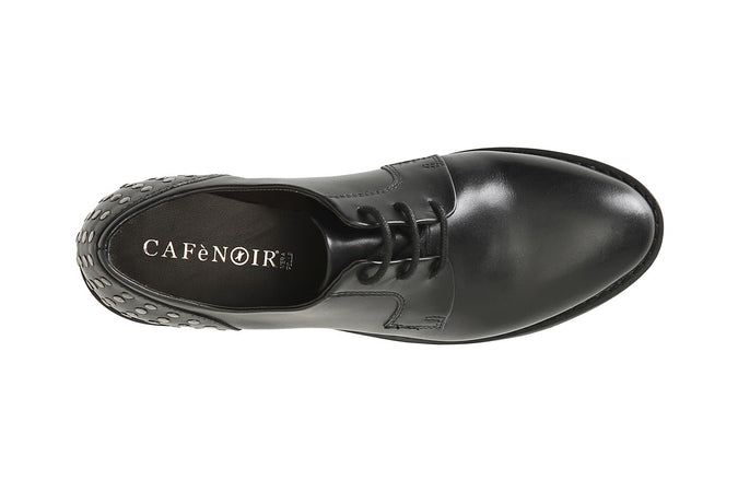 SCARPA ALLACCIATA IN PELLE CON BORCHIE